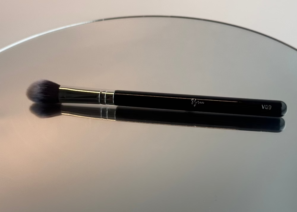 Vyraa Pro Artist Essentials — 25-Piece Professional Brush Set