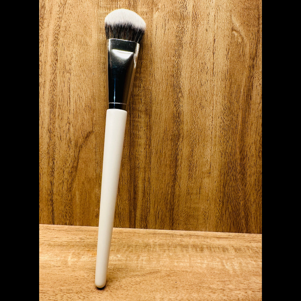 Vyraa AirBlend Foundation Brush